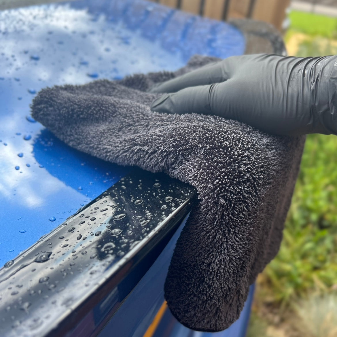 Akuma Labs Oni premium car drying towel on car