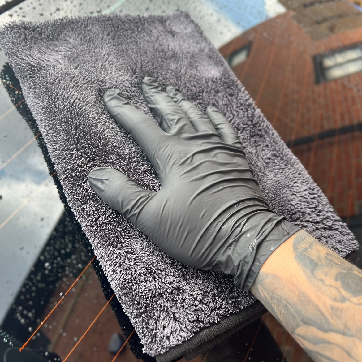 AKUMA LABS Oni premium car drying towel close up