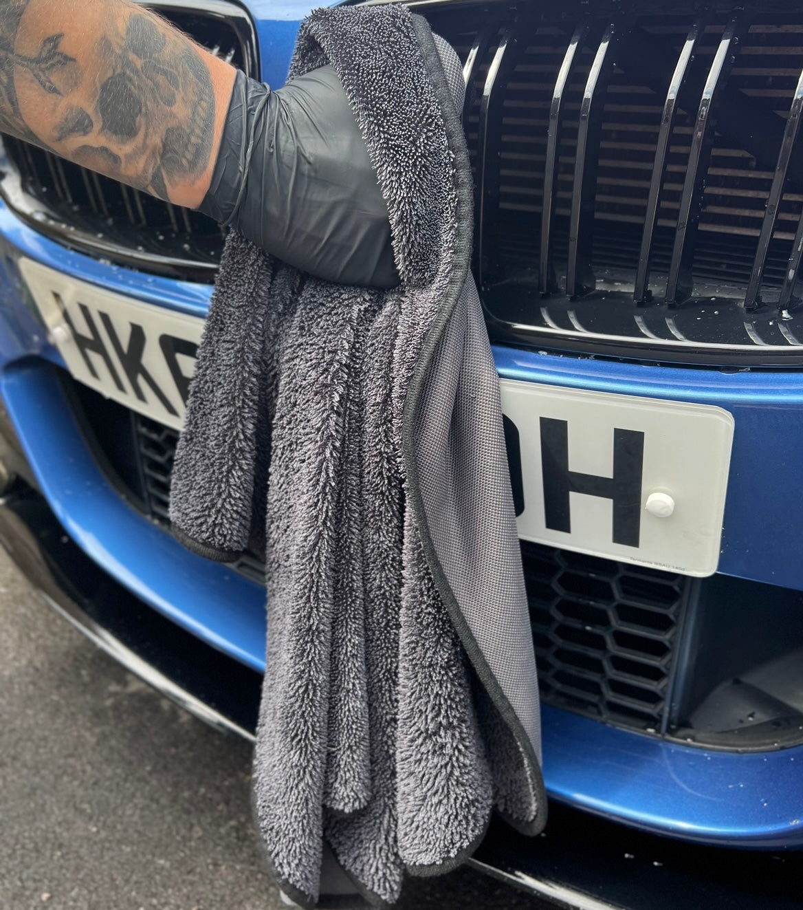 AKUMA LABS Oni premium car drying towel, on car