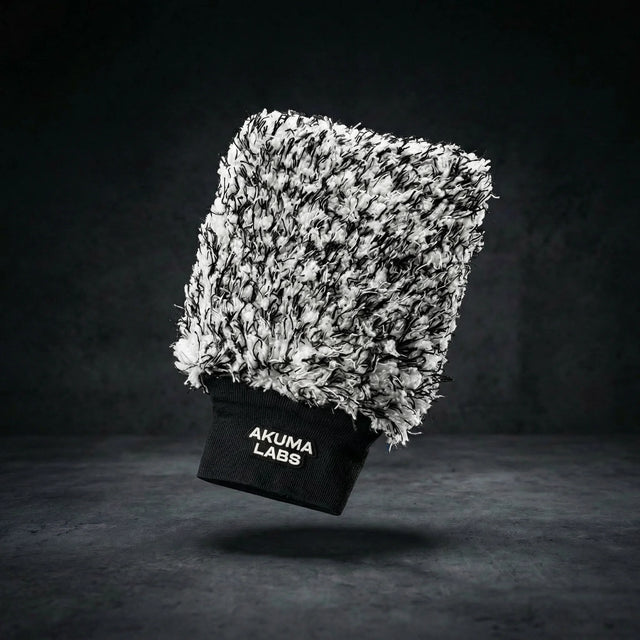 Yamako microfibre car wash mitt with Akuma Labs cuff